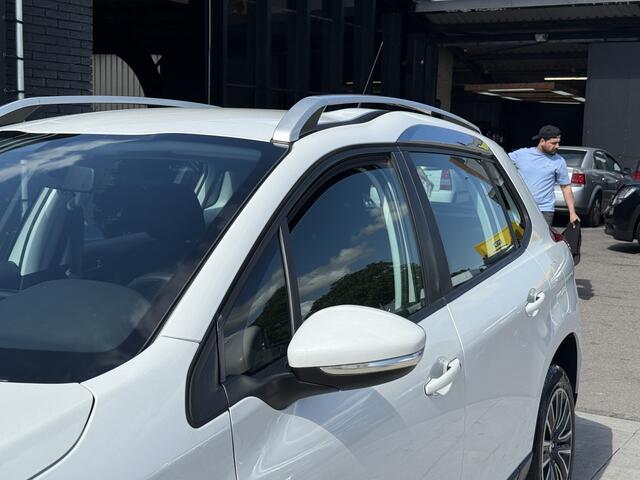 Peugeot 2008 1.2 PureTech Urban Cross