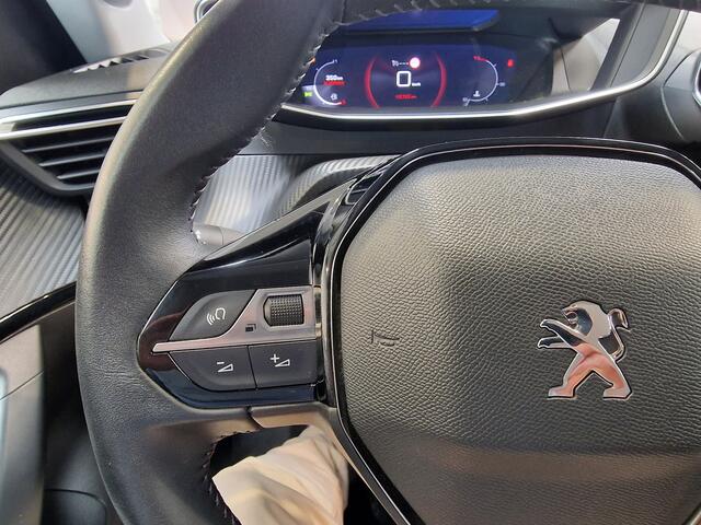 Peugeot 2008 1.2 PureTech Allure Pack | Trekhaak | Camera | Half leer | LED | Navi | Clima | Cruise | Apple Carplay | 4 seizoenen banden