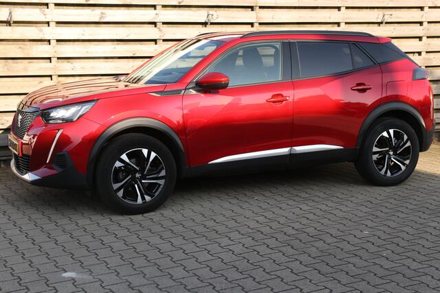 Peugeot 2008 1.2 PureTech Allure / Clima / Navi / Cruise