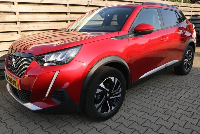 Peugeot 2008 1.2 PureTech Allure / Clima / Navi / Cruise
