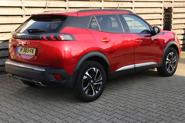 Peugeot 2008 1.2 PureTech Allure / Clima / Navi / Cruise