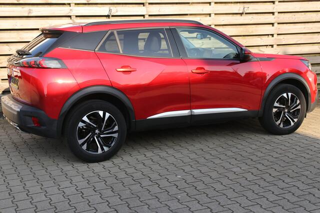 Peugeot 2008 1.2 PureTech Allure / Clima / Navi / Cruise
