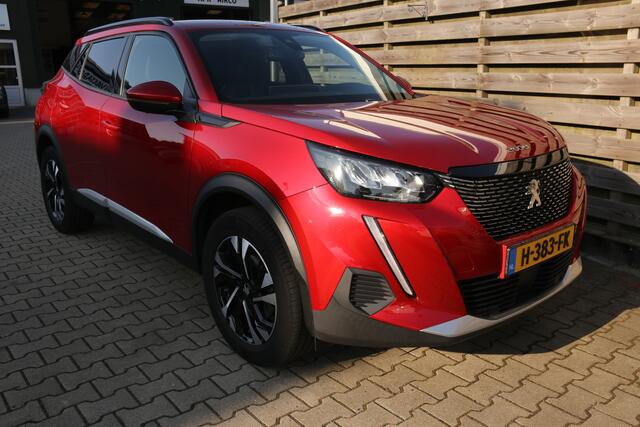 Peugeot 2008 1.2 PureTech Allure / Clima / Navi / Cruise