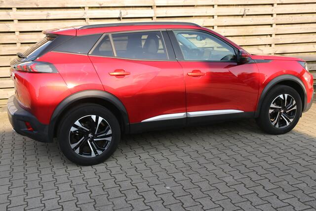 Peugeot 2008 1.2 PureTech Allure / Clima / Navi / Cruise