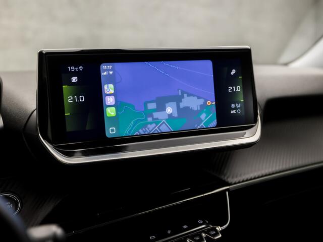 Peugeot 2008 1.2 PureTech Sport (VIRTUAL COCKPIT, APPLE CARPLAY, GROOT NAVI, LEDER, 360 CAMERA, SPORTSTOELEN, LED KOPLAMPEN, GETINT GLAS, LANE ASSIST, DAB+, NIEUWSTAAT)