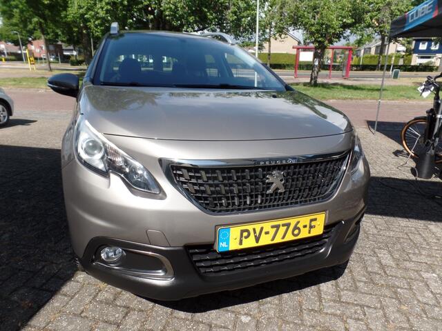 Peugeot 2008 1.2 PureT. Blue Lion