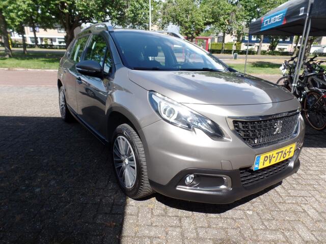 Peugeot 2008 1.2 PureT. Blue Lion