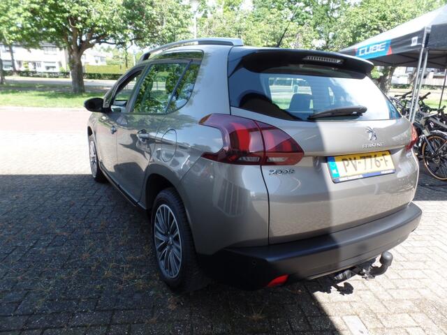 Peugeot 2008 1.2 PureT. Blue Lion