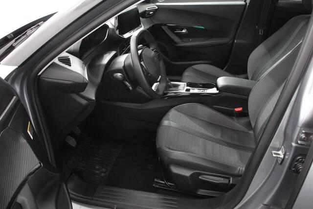 Peugeot 2008 1.2 PureTech 130pk Allure | DEMO ! | | Navigatie | Apple Carplay/Android Auto | Parkeersensor achter | Achteruitrijcamera | Cruise Control | Climate Control | Ledverlichting | Getinte ramen