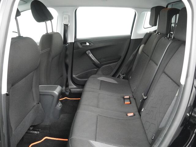 Peugeot 2008 1.2 PureTech Allure Parkeersenoren A | Trekhaak | Cruise Control | Airco |