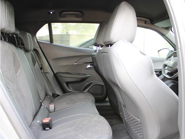 Peugeot 2008 1.2 PureTech 130 GT | Navi / Camera / Alcantara
