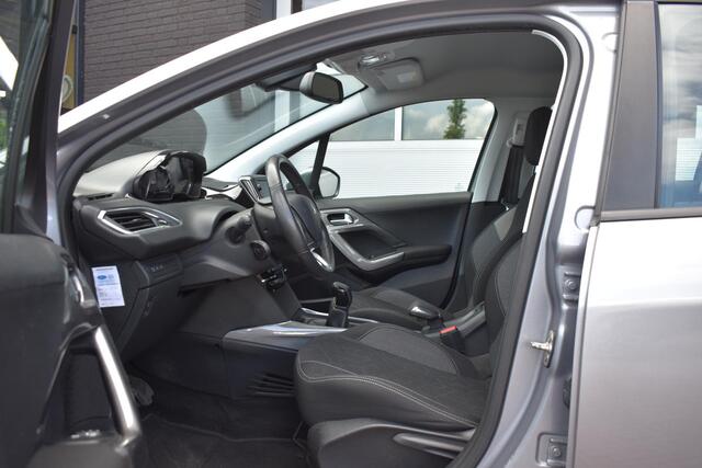 Peugeot 2008 1.2 PureTech Active | Navi | Trekhaak | Incl. garantie