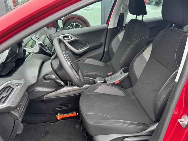 Peugeot 2008 1.2 PureTech Blue Lion vol automaat! | Rijklaar geleverd incl 12 maanden BOVAG garantie! |