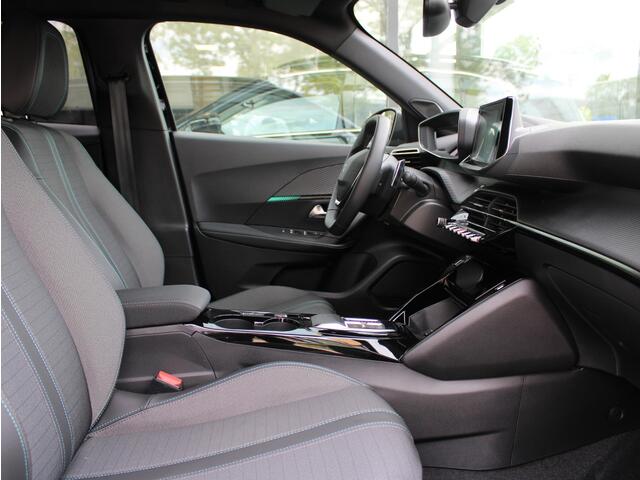 Peugeot 2008 1.2 PureTech Allure Pack | Apple Carplay / Camera / Stoelverwarming