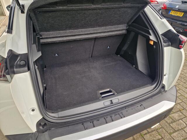 Peugeot 2008 1.2T Automaat 130pk GT Pack | Schuif kantel Dak | Navigatie | Climate & Adaptive Cruise Control | Achteruitrijd Camera / Dodehoek Sensoren |