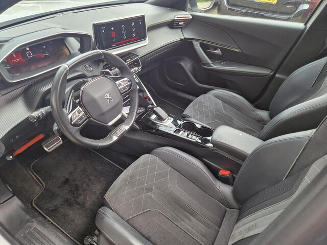 Peugeot 2008 1.2T Automaat 130pk GT Pack | Schuif kantel Dak | Navigatie | Climate & Adaptive Cruise Control | Achteruitrijd Camera / Dodehoek Sensoren |