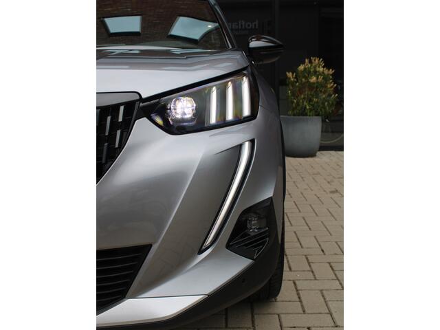 Peugeot 2008 1.2 PureTech 130PK EAT8 GT Pack Camera, Trekhaak, Dode hoekbewaking, Keyless entry