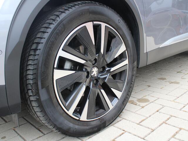 Peugeot 2008 1.2 PureTech 130PK EAT8 GT Pack Camera, Trekhaak, Dode hoekbewaking, Keyless entry