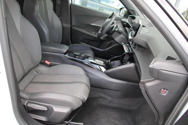 Peugeot 2008 1.2 PureTech 130pk GT Automaat Airco Navi Camera Carplay Fabrieksgarantie 05-2026