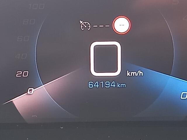 Peugeot 2008 1.2 PureTech Allure Pack Automaat en Luxe uitvoering!