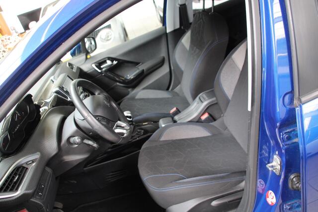 Peugeot 2008 1.2 PureTech 110pk Signature Airco Navi Carplay Trekhaak 39.104km