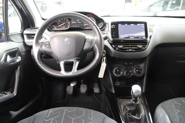 Peugeot 2008 1.2 PureTech 110pk Signature Airco Navi Carplay Trekhaak 39.104km