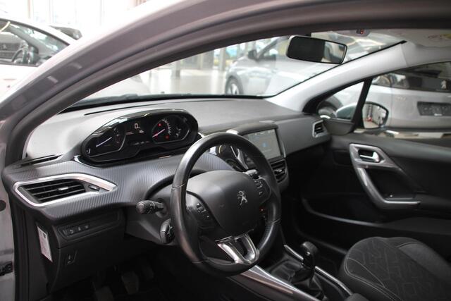 Peugeot 2008 1.2 PureTech 110pk Blue Lion Airco Navi Carplay 50.996km