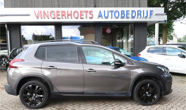Peugeot 2008 130 Pk Benzine Hele Sportieve * GT-Line * Navigatie * 1/2 Lederen Interieur * Parkeer Camera * Panorama dak * Sensoren * Climate & Cruise Control * L.M. Velgen * Vingerhoets; Vierde Generatie Eersteklas Service !