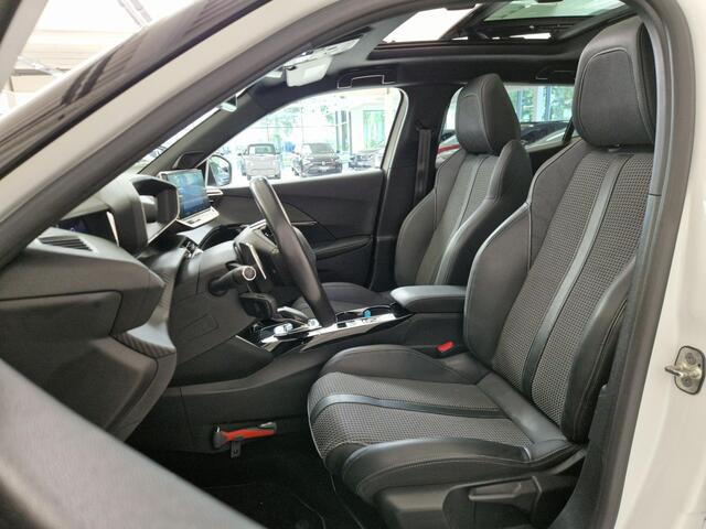 Peugeot 2008 1.2 PureTech 130pk EAT8 GT-Line Automaat | Glazen Schuifdak | Navigatie | Stoelverwarming | Achteruitrijcamera