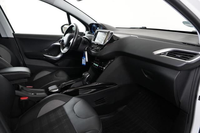 Peugeot 2008 1.2 PureTech Allure | Panoramadak | Camera | Cruise | 110pk |