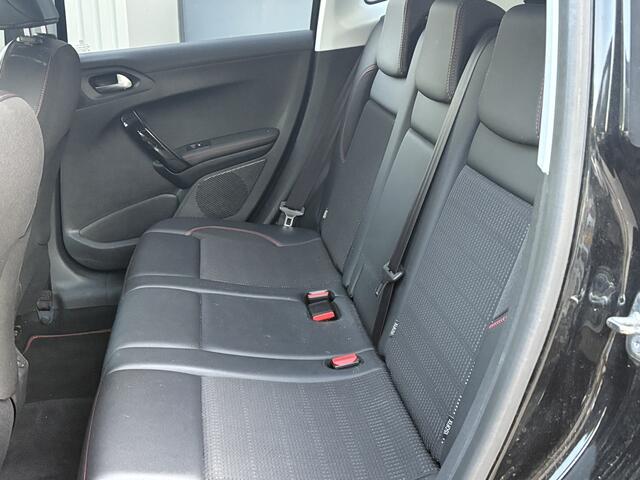 Peugeot 2008 1.2 PureTech GT-Line Automaat | Navi | Carplay/Android | Leder | PDC | Interesse? Bel of App naar: 06 30 51 05 90