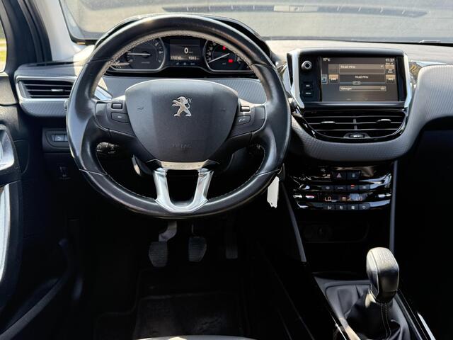 Peugeot 2008 1.2 PureTech Allure Pano,Navi,Trekhaak,Pdc,Clima,Cruise,110pk,Lmv,Apk tot 12-2025