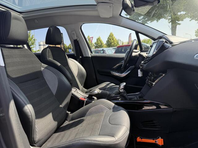 Peugeot 2008 1.2 PureTech Allure Pano,Navi,Trekhaak,Pdc,Clima,Cruise,110pk,Lmv,Apk tot 12-2025