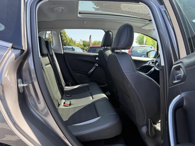 Peugeot 2008 1.2 PureTech Allure Pano,Navi,Trekhaak,Pdc,Clima,Cruise,110pk,Lmv,Apk tot 12-2025