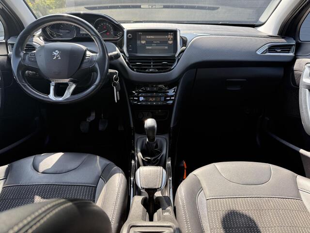 Peugeot 2008 1.2 PureTech Allure Pano,Navi,Trekhaak,Pdc,Clima,Cruise,110pk,Lmv,Apk tot 12-2025