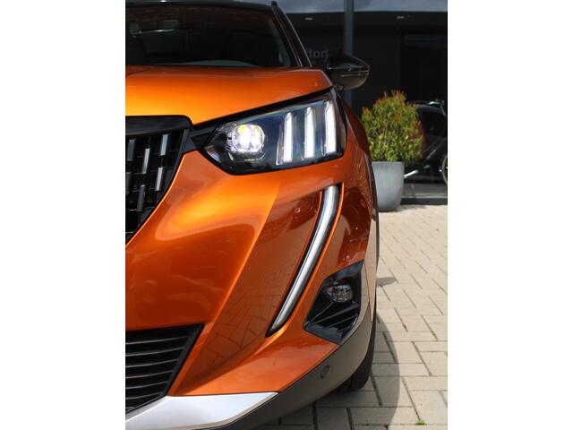 Peugeot 2008 1.2 PureTech GT 130PK Achteruitrijcamera, Navigatie en Dodehoekbewaking
