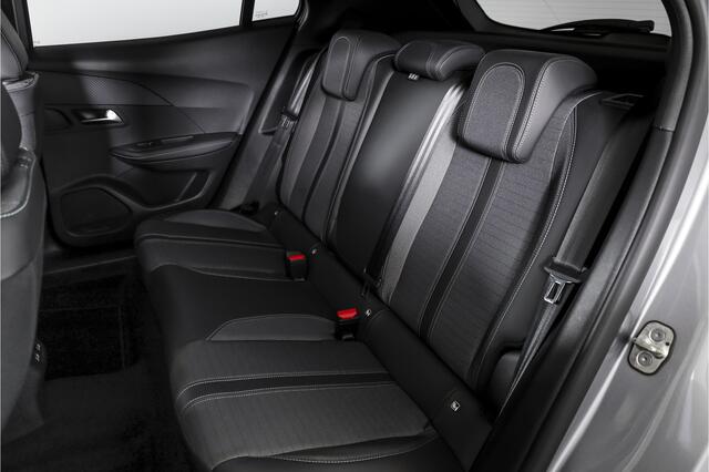 Peugeot 2008 1.2 PureTech Allure Pack 130 PK - Automaat | Dig. Cockpit | PDC | Camera | NAV + App, Connect | ECC | DAB | LM 17" |