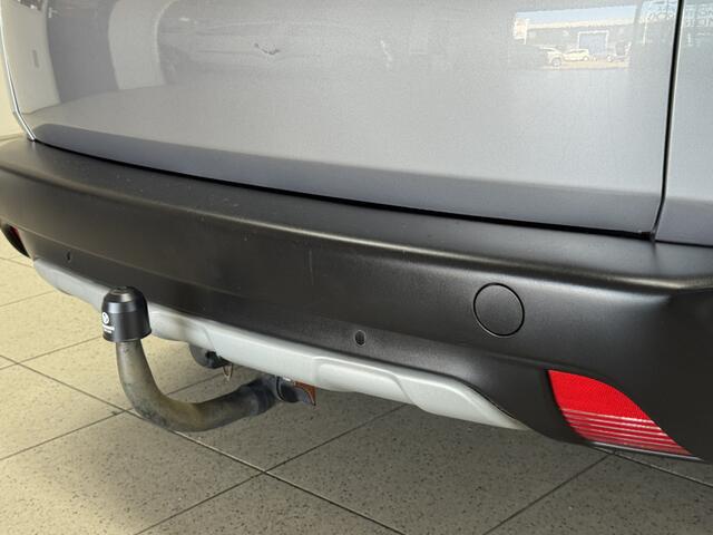 Peugeot 2008 1.2 PureTech Allure/ Panorama-Dak/ Trekhaak/ 16'' LMV/ Camera/ Apple + Andorid/ DAB+/ Half-Leder/ Navi/ Clima/ Cruise/ Bluetooth/ Multi. LEDER. Stuur/ Mistl./ PDC V+A/ Dakrails/ Chroom/ Extra getint glas.
