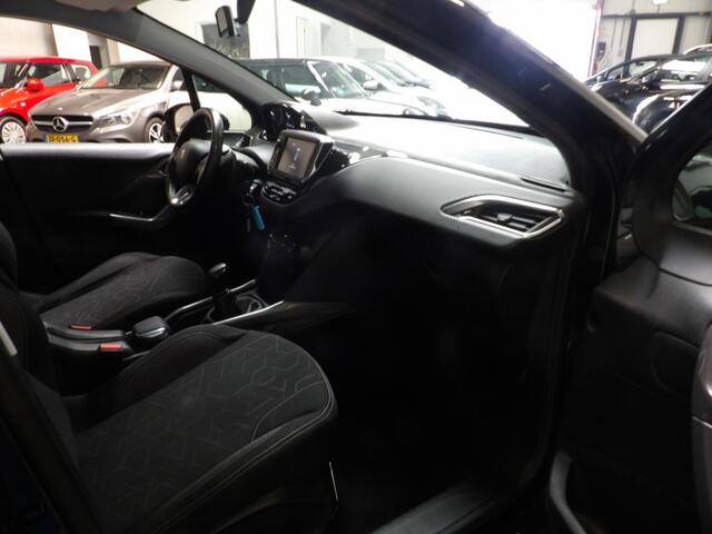Peugeot 2008 1.2 puretech - airco - cruise - navigatie