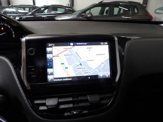 Peugeot 2008 1.2 puretech - airco - cruise - navigatie