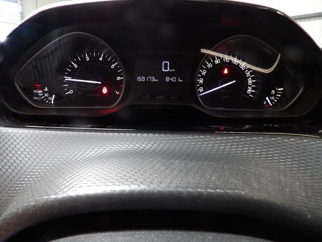 Peugeot 2008 1.2 puretech - airco - cruise - navigatie