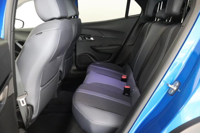 Peugeot 2008 1.2 PureTech GT-Line | Camera | Climate control | Apple Carplay AndroidAuto | LED | Cruise control |