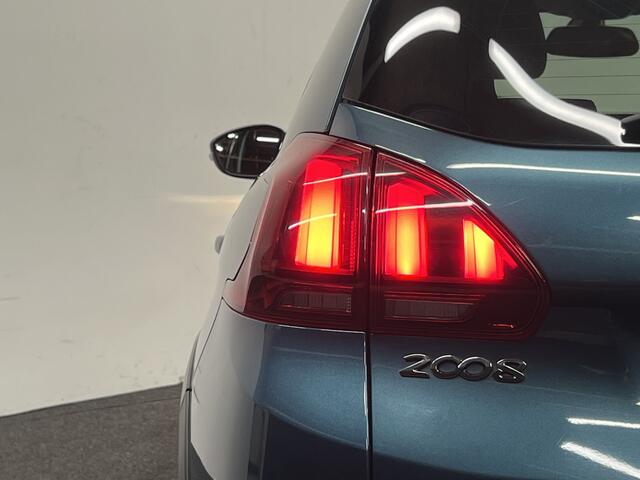 Peugeot 2008 1.2 PureTech Allure | NAVIGATIE | TREKHAAK | CAMERA | PARKEERSENSOREN |