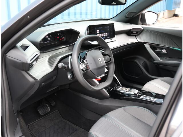 Peugeot 2008 1.2 130PK Allure | AUTOMAAT | AppleCarPlay/AndroidAuto | Camera | Climate Control | Navigatie | Cruise Control | FULL LED | LMV | Privacy Glass |