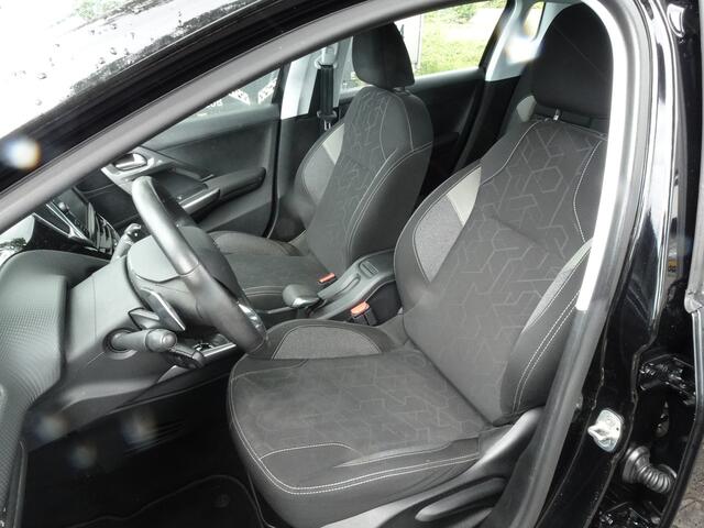 Peugeot 2008 1.2 PureTech Blue Lion