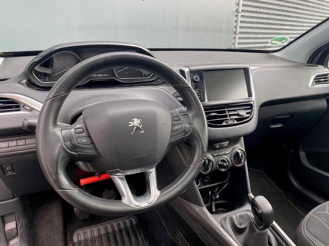 Peugeot 2008 BWJ 2018 | 1.2 PT 111PK Blue Lion | PANO | TREKHAAK | NAVI | AIRCO | CRUISE | PDC |