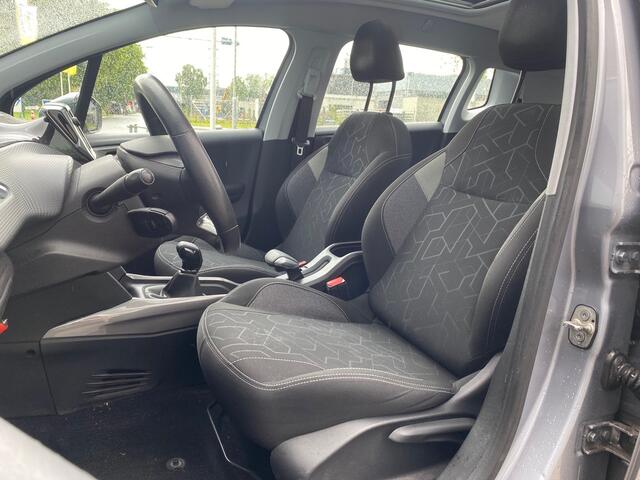 Peugeot 2008 BWJ 2018 | 1.2 PT 111PK Blue Lion | PANO | TREKHAAK | NAVI | AIRCO | CRUISE | PDC |