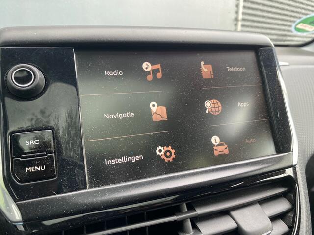 Peugeot 2008 BWJ 2018 | 1.2 PT 111PK Blue Lion | PANO | TREKHAAK | NAVI | AIRCO | CRUISE | PDC |