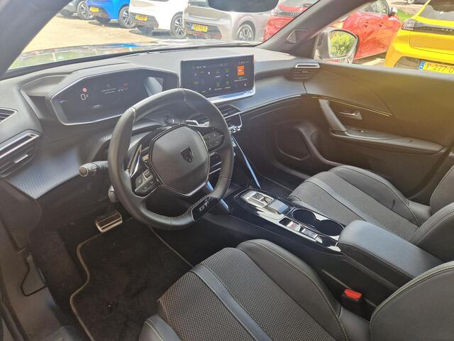 Peugeot 2008 1.2 PureTech 130 GT | Climate & Cruise control | Achteruitrijcamera | AppleCarPlay / AndroidAuto | Keyless entry