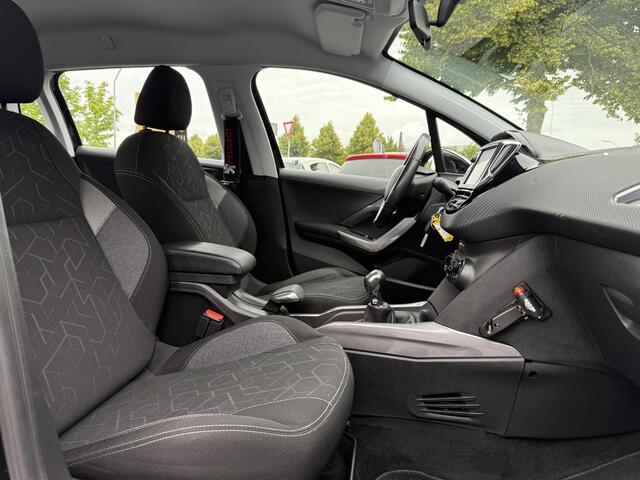Peugeot 2008 1.2 PureTech Blue Lion Navi, Airco,Cruise,Dealer Onderhouden,Pdc,Lm Velgen,Apk tot 12-2025